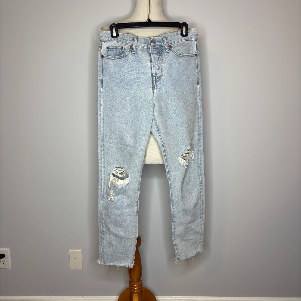 Levi - Light Blue Jeans with Rips at the Knee &  Frayed Edges